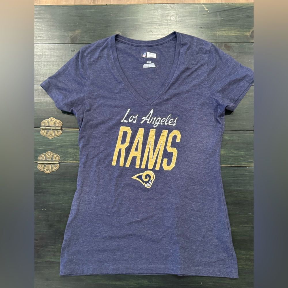 Women’s LA Rams NFL V-Neck T-Shirt Medium